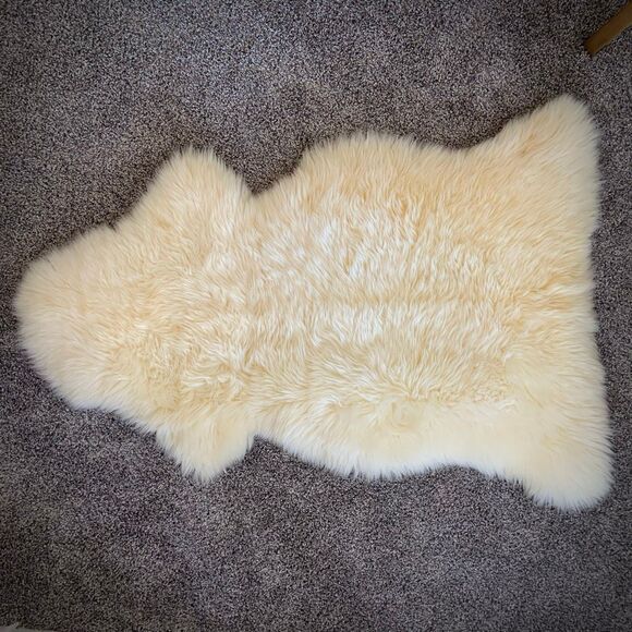 NEW ZEALAND Genuine Sheepskin Rug - Picture 1 of 9